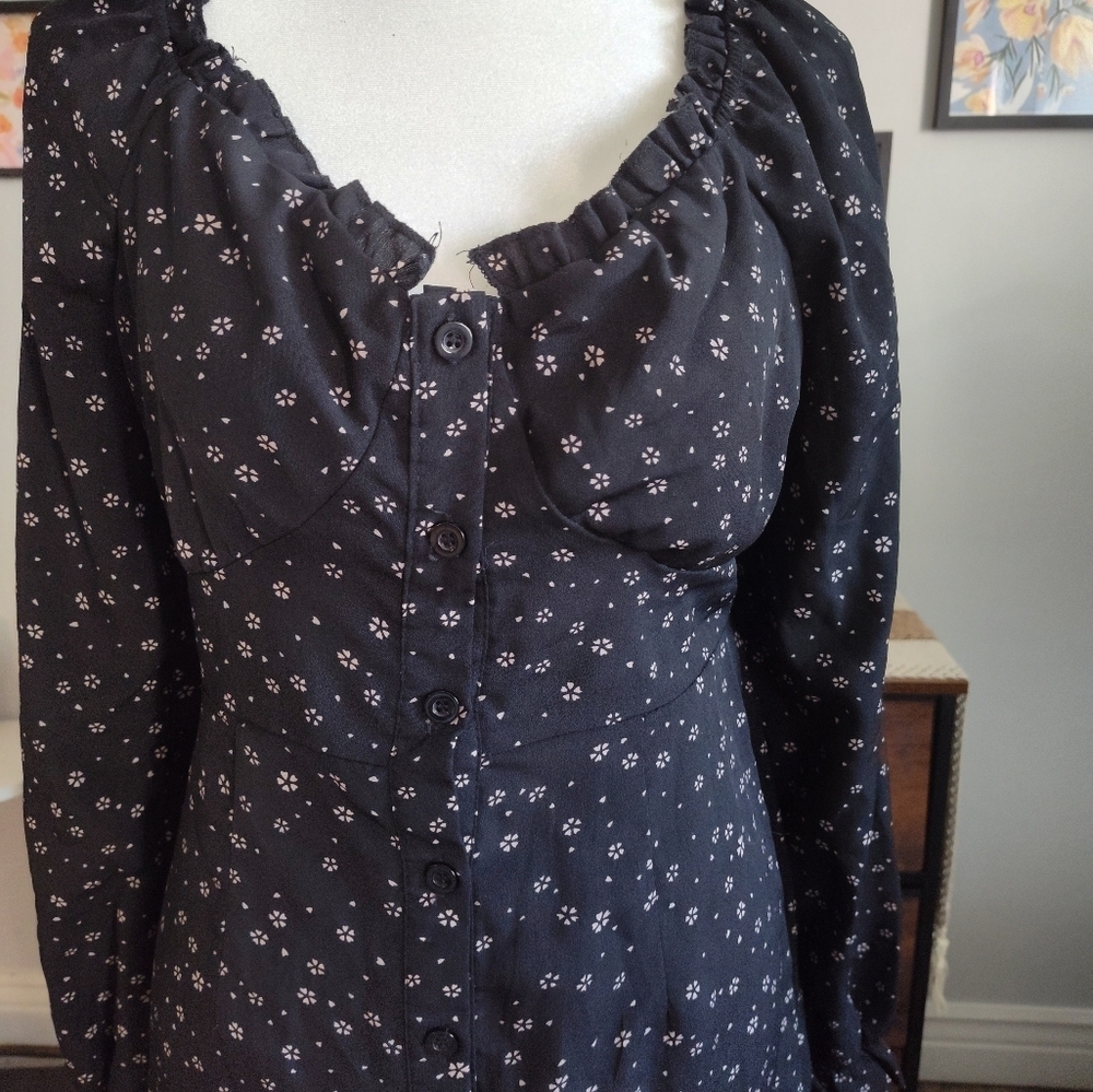 Elegant Black Floral Dress Milkmaid Size 4 (11) - Picture 2 of 3